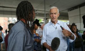 Jon Snow of Channel 4 confronted by angry residents who ask what he did to prevent the Grenfell Tower fire