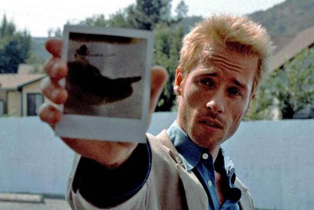 Fascinated by forgetting - Guy Pearce in Memento